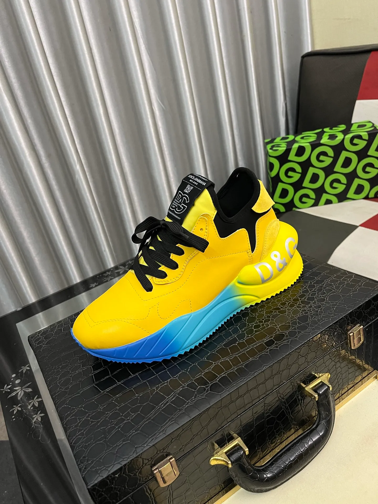 Men's shoes 💰540⌚️⌚️【DG～】Couple casual shoes 2025z cabinet simultaneous sale 🔶Size: 35-46#️⃣The upper is made of multi-material splicing ➕Mesh lining, comfortable and breathable, sole: original comfortable and wear-resistant outsole, ⚠️The real thing📱Photographed🎬The real thing is better📢📢📢